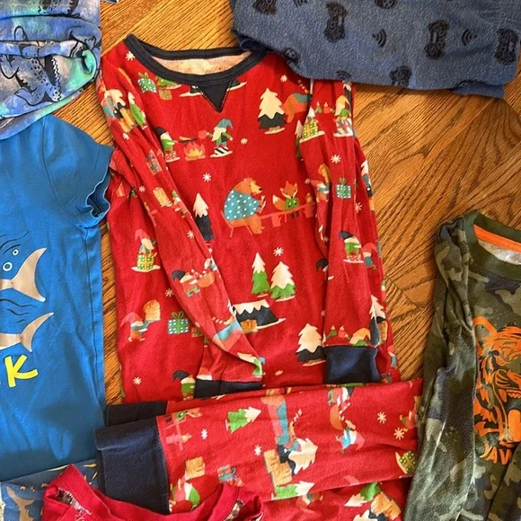 Boys pajamas size 6-8